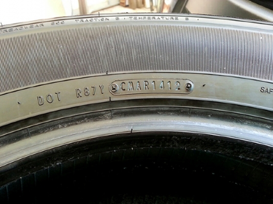 ขายยาง Dunlop AT20 265/65/17 ใหม่ๆ 1 ชุด