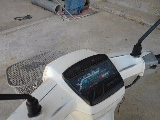 ขายดรีมคุรุสภา สีขาวแท้ ๆ มี 2 คัน ทะเบียนโอนเอกสารครบ