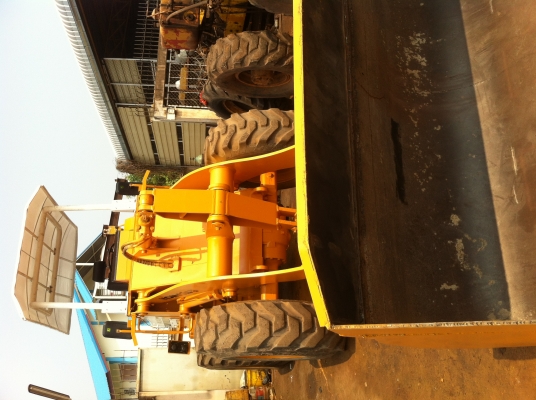 ขายด่วน KOMATSU 510 เครื่องยต์ฟิตใหม่ ระบบเบรคใหม่ ยางใหม่ 4 เส้น เกียร์ดี ทอร์คดี ทำสีใหม่ ต่อแขน ขยายบุ้งกี๋แล้ว สภาพพร้อมใช้งานได้ทันที จัดส่งฟรีทั่วประเทศ ราคาคุยกับเข้าของโดยตรง