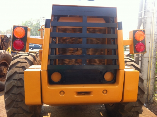 ขายด่วน KOMATSU 510 เครื่องยต์ฟิตใหม่ ระบบเบรคใหม่ ยางใหม่ 4 เส้น เกียร์ดี ทอร์คดี ทำสีใหม่ ต่อแขน ขยายบุ้งกี๋แล้ว สภาพพร้อมใช้งานได้ทันที จัดส่งฟรีทั่วประเทศ ราคาคุยกับเข้าของโดยตรง