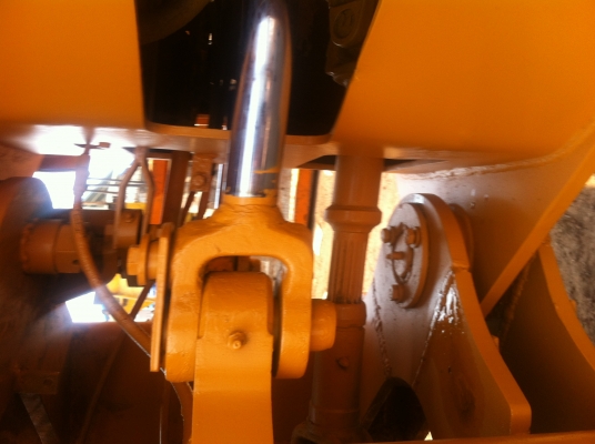 ขายด่วน KOMATSU 510 เครื่องยต์ฟิตใหม่ ระบบเบรคใหม่ ยางใหม่ 4 เส้น เกียร์ดี ทอร์คดี ทำสีใหม่ ต่อแขน ขยายบุ้งกี๋แล้ว สภาพพร้อมใช้งานได้ทันที จัดส่งฟรีทั่วประเทศ ราคาคุยกับเข้าของโดยตรง