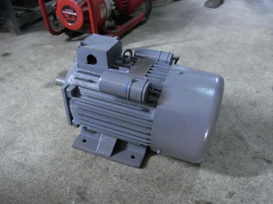 ขายมอเตอร์จีน 3 HP. 1400 RPM. 220 V สภาพสวยพร้อมใช้งาน รับประกันคุณภาพ