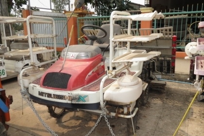 ต้องการซื้อ รถดำนานั่งขับ เอาไว้ฝึกหัด ทดลองใช้เองครับ และหาจ้างรถดำนาด้วยครับ