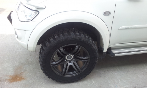 ขายยาง มัท ขอบ 20   33x12.5x20  พร้อมแม็ก ขอบ 20 x 10"