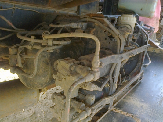 ISUZU DECA 205 HP 6HL1 หกล้อดั๊มพ์ กระบะดั๊มพ์เหล็ก 6 ตันยิงหน้าสภาพสวย เครื่องแน่นแรงดี หัวเก๋งสีบางเดิมภายในเก๋งคอนโซลสวยครบ แอร์เย็น พ.เพาเวอร์ ก.ไฟฟ้า เบรคทริ๊ปฟี้ ช่วงล่างคัชซีสวยไม่มีดาม เอกสารทะเบียนภาษีเต็มครบไม่มีขาดพร้อมโอน ราคาต่อรองได้ครับ