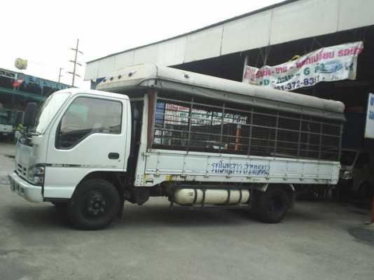 ISUZU NPR รถบรรทุก 6 ล้อ 130 แรงม้า รถออกห้าง