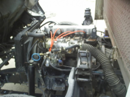 ISUZU NPR รถบรรทุก 6 ล้อ 130 แรงม้า รถออกห้าง