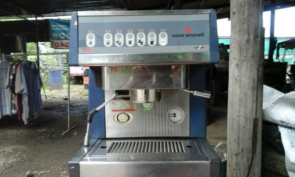 เครื่องชงกาแฟ 5,800บาท สินค้าประมูลมาครับ 0892095791