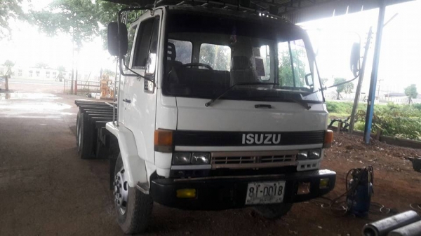 ร๊อคสะเดิด 175 เพลาเดียว  (กำลังจะต่อกระบะเทรนเลอร์รถเกี่ยว ) ถ้าไม่เอาแพรถเกี่ยวก็ได้ หัวคัชชี 45