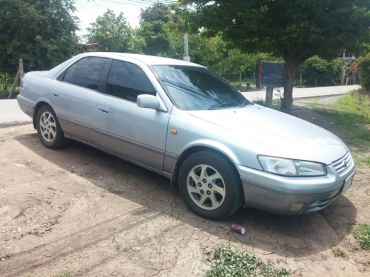 toyota camry ตัวท๊อป สีบรอนฟ้า