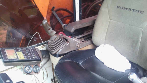 ขายรถแบ็คโฮ  KOMATSU  PC  120-5
