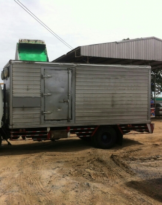 หกล้อ ฮีโน่ FB113wo4d117บรรทุกตู้แห้ง ยาว 5ม รถสภาพดีมากๆสวยบางสีเดิมพายในครบ แอร์เย็นๆ ทะเบียนพร้อมโอน (รถสภาพดีเดิมๆสวยสวยๆน่าใช้) ราคาเบาๆ295,000บ ครับๆ