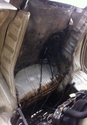 หกล้อ ฮีโน่ FB113wo4d117บรรทุกตู้แห้ง ยาว 5ม รถสภาพดีมากๆสวยบางสีเดิมพายในครบ แอร์เย็นๆ ทะเบียนพร้อมโอน (รถสภาพดีเดิมๆสวยสวยๆน่าใช้) ราคาเบาๆ295,000บ ครับๆ