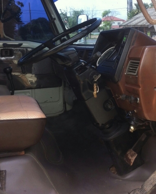 หกล้อ ฮีโน่ FB113wo4d117บรรทุกตู้แห้ง ยาว 5ม รถสภาพดีมากๆสวยบางสีเดิมพายในครบ แอร์เย็นๆ ทะเบียนพร้อมโอน (รถสภาพดีเดิมๆสวยสวยๆน่าใช้) ราคาเบาๆ295,000บ ครับๆ