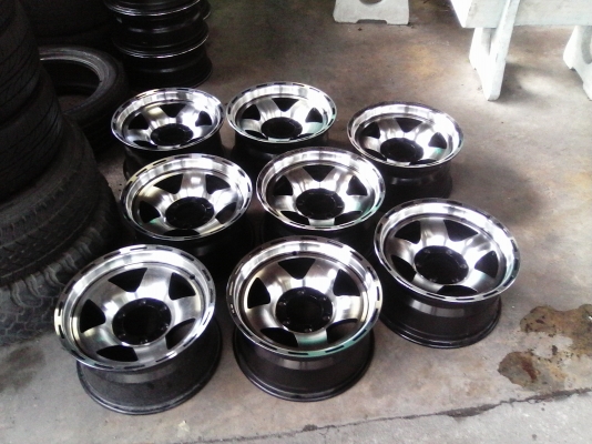 ขอบ16นิ้ว6รู กว้าง8นิ้ว สวยๆ 4 ล้อ ราคา 7800 บาท