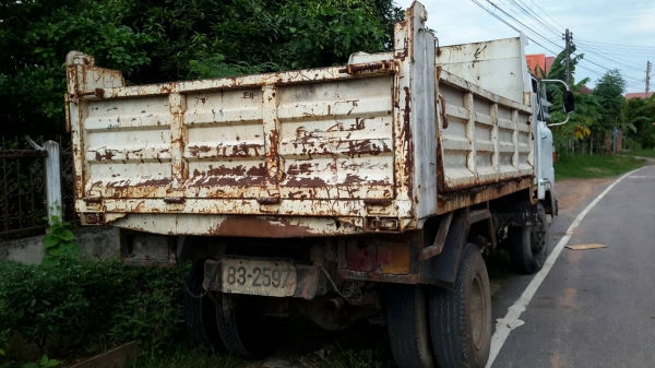 ขายรถดั้ม6ล้อKM เครื่อง4สูบ117แรง ทะเบียน ม.79 ขายตามสภาพ