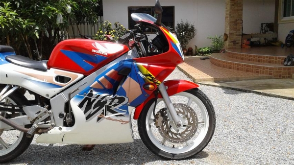 ขาย NSR150RR มีเล่มชุดโอนตามเองภาษีขาดเครื่องดีวาล์วเปิดเหมาะเอาไปปั้นต่อ ขาย 8900 บาท