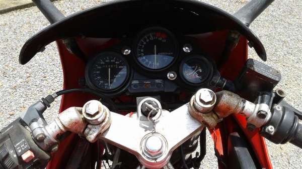 ขาย NSR150RR มีเล่มชุดโอนตามเองภาษีขาดเครื่องดีวาล์วเปิดเหมาะเอาไปปั้นต่อ ขาย 8900 บาท