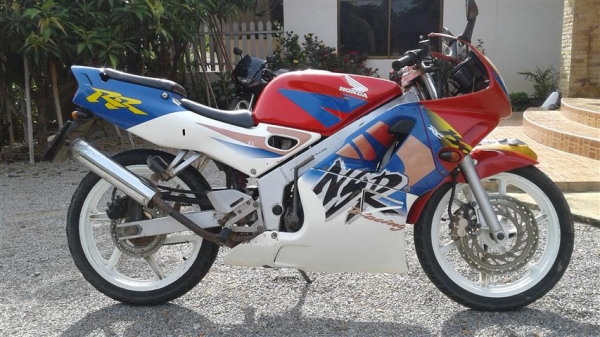 ขาย NSR150RR มีเล่มชุดโอนตามเองภาษีขาดเครื่องดีวาล์วเปิดเหมาะเอาไปปั้นต่อ ขาย 8900 บาท