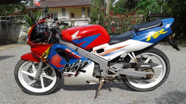 ขาย NSR150RR มีเล่มชุดโอนตามเองภาษีขาดเครื่องดีวาล์วเปิดเหมาะเอาไปปั้นต่อ ขาย 8900 บาท
