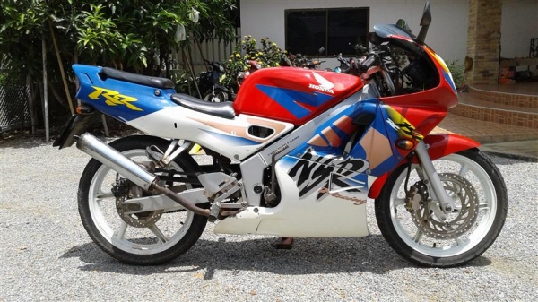 ขาย NSR150RR มีเล่มชุดโอนตามเองภาษีขาดเครื่องดีวาล์วเปิดเหมาะเอาไปปั้นต่อ ขาย 8900 บาท
