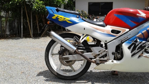 ขาย NSR150RR มีเล่มชุดโอนตามเองภาษีขาดเครื่องดีวาล์วเปิดเหมาะเอาไปปั้นต่อ ขาย 8900 บาท