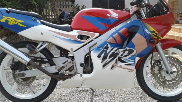 ขาย NSR150RR มีเล่มชุดโอนตามเองภาษีขาดเครื่องดีวาล์วเปิดเหมาะเอาไปปั้นต่อ ขาย 8900 บาท