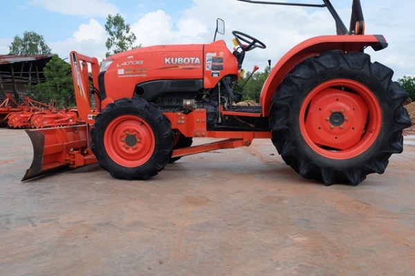 ขายรถไถรุ่น L4708 ดาวน์ 10,000 บาท พร้อมใบมีด ผานพรวน มีเอกสารพร้อมโอน รถสวยพร้อมใช้งาน