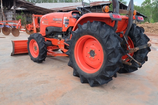 ขายรถไถรุ่น L4708 ดาวน์ 10,000 บาท พร้อมใบมีด ผานพรวน มีเอกสารพร้อมโอน รถสวยพร้อมใช้งาน ขายรถไถรุ่น L4708 ดาวน์ 10,000 บาท พร้อมใบมีด ผานพรวน มีเอกสารพร้อมโอน รถสวยพร้อมใช้งาน