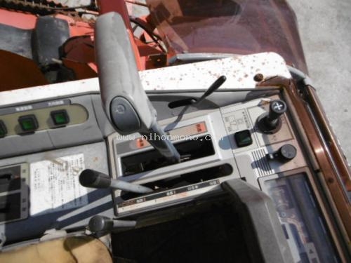 ขายรถเกี่ยวข้าวนั่งขับ   KUBOTA  SR35  รหัสสินค้า : 80803425  www.nihonmono.com