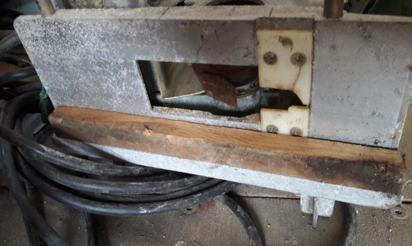 ขาย กบไสไม้ กบเซาะร่อง เก่าญี่ปุ่นแท้ ออกมาจากตู้กันเลยทีเดียว ตัวละ 4,500 บาท เท่านั้น