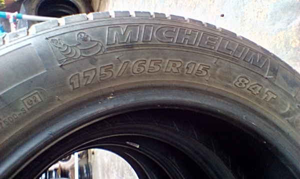 ยางมิชลิน175/65/15ปี14 ไม่ปะ ดอกเพียบ ยกชุด 1800บาท