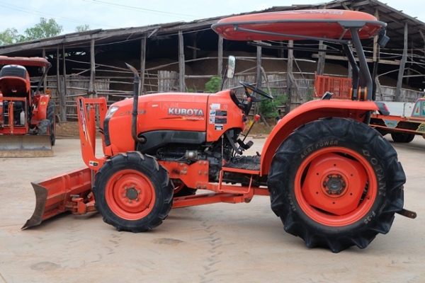 ขายรถไถรุ่น L4708 ดาวน์ 10,000 บาท พร้อมใบมีด ผานพรวน มีเอกสารพร้อมโอน รถสวยพร้อมใช้งาน ขายรถไถรุ่น L4708 ดาวน์ 10,000 บาท พร้อมใบมีด ผานพรวน มีเอกสารพร้อมโอน รถสวยพร้อมใช้งาน