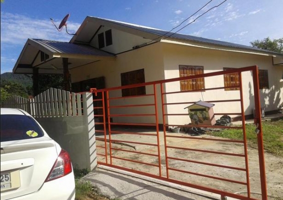 ขายบ้านพร้อมที่ดิน อยู่ข้างค่ายทหารศรีสองรัก ต.ศรีสองรัก อ.เมือง จ.เลย ถนนเส้นเชียงคาน-เมืองเลย