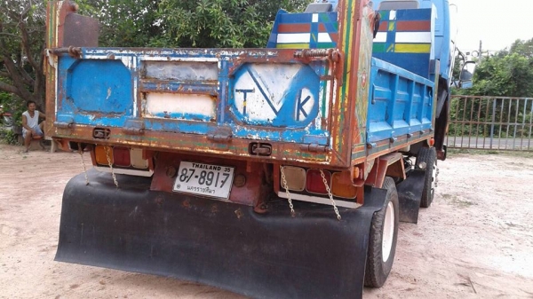 ขายดั้ม6ล้อ ร็อกกี้195แรง พาวเวอร์ เบรกจิฟฟี่ ภายในสวย แอร์เย็น เอกสารถูกต้อง เล่มทะเบียนพร้อมโอน ราคา650,000 สนใจโทร 090-8588220คุณนะ 093-3258446คุณบิว หรือเข้าดูสินค้าอื่นๆได้ที่ www.narong2truck.com หรือ www.truck.in.th/498 หรือเพจFacebook ณรงค์ ซื้อขา