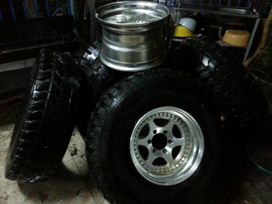 VVVVขายยาง Humvee 37นิ้ว พร้อมแม็กVVVVV