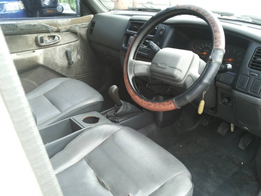 STRADA 4 ประตู มือเดียว ดีเซลเดิม 2500 cc