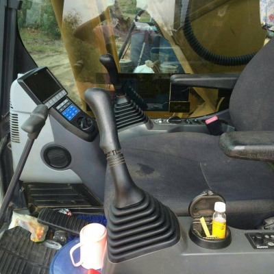 รถแบคโฮKOMATSU PC 200-8 รถแบคโฮKOMATSU PC 200-8