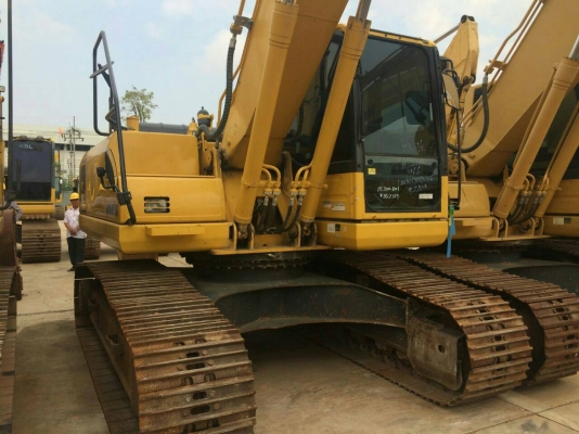 รถแบคโฮKOMATSU PC 200-8 รถแบคโฮKOMATSU PC 200-8