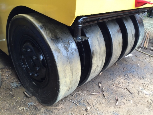 ขายด่วนรถบดล้อยาง9ล้อ SAKAI TS7409 เล่มทะเบียน พร้อมใช้งาน