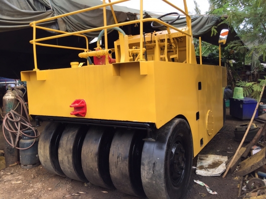 ขายด่วนรถบดล้อยาง9ล้อ SAKAI TS7409 เล่มทะเบียน พร้อมใช้งาน