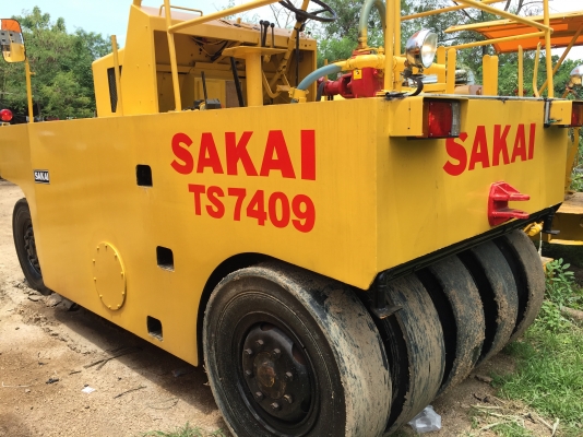 ขายด่วนรถบดล้อยาง9ล้อ SAKAI TS7409 เล่มทะเบียน พร้อมใช้งาน