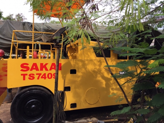 ขายด่วนรถบดล้อยาง9ล้อ SAKAI TS7409 เล่มทะเบียน พร้อมใช้งาน