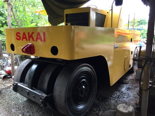 ขายด่วนรถบดล้อยาง9ล้อ SAKAI TS7409 เล่มทะเบียน พร้อมใช้งาน