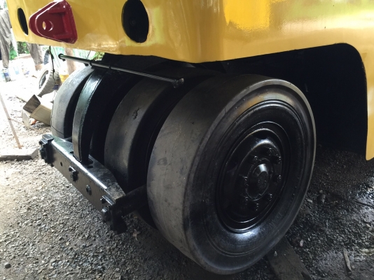 ขายด่วนรถบดล้อยาง9ล้อ SAKAI TS7409 เล่มทะเบียน พร้อมใช้งาน