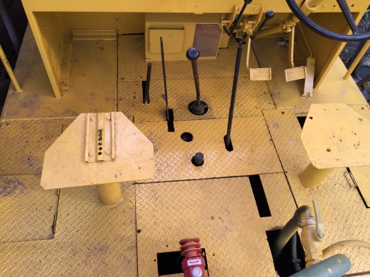 ขายด่วนรถบดล้อยาง9ล้อ SAKAI TS7409 เล่มทะเบียน พร้อมใช้งาน