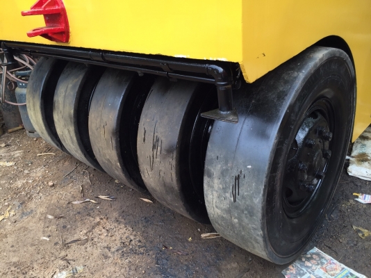 ขายด่วนรถบดล้อยาง9ล้อ SAKAI TS7409 เล่มทะเบียน พร้อมใช้งาน