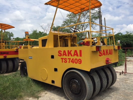 ขายด่วนรถบดล้อยาง9ล้อ SAKAI TS7409 เล่มทะเบียน พร้อมใช้งาน