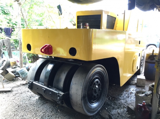 ขายด่วนรถบดล้อยาง9ล้อ SAKAI TS7409 เล่มทะเบียน พร้อมใช้งาน