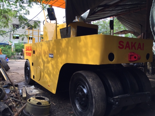 ขายด่วนรถบดล้อยาง9ล้อ SAKAI TS7409 เล่มทะเบียน พร้อมใช้งาน